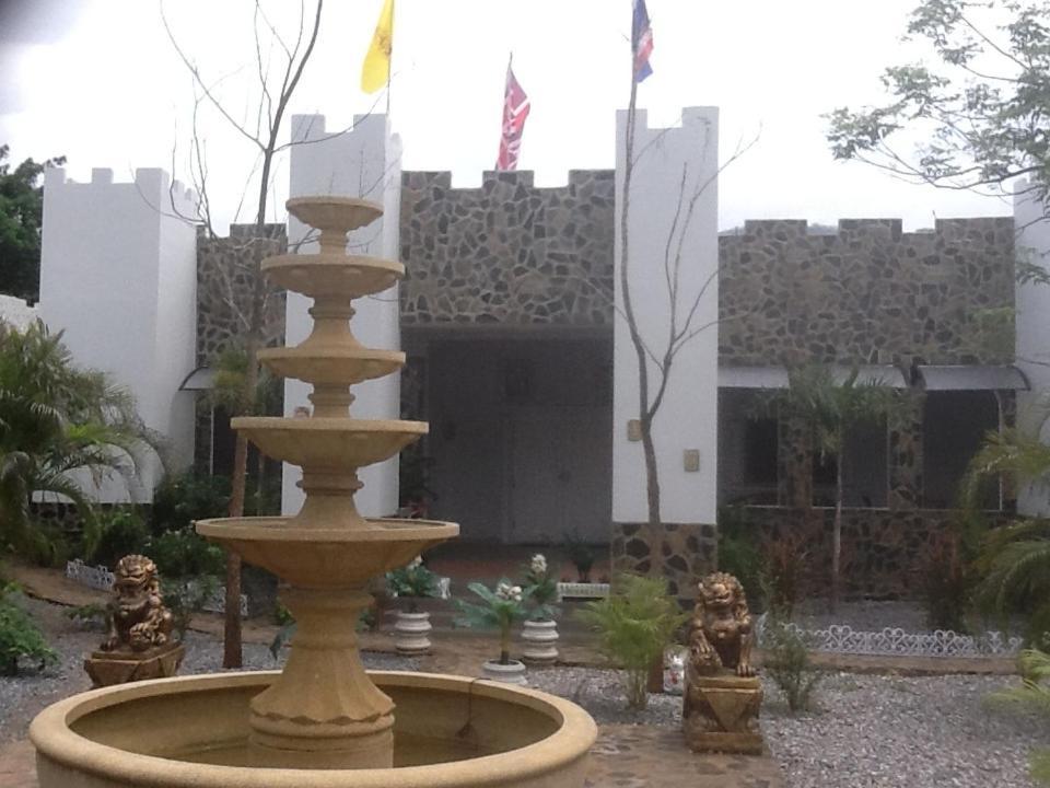 Thai Castle Resort Ban Thap Sila Eksteriør billede